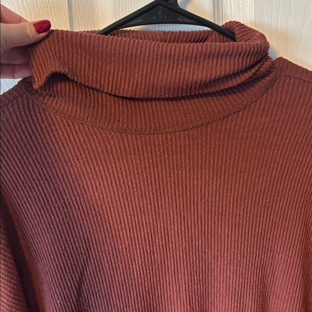 Textured Turtleneck - Picture 4 of 6